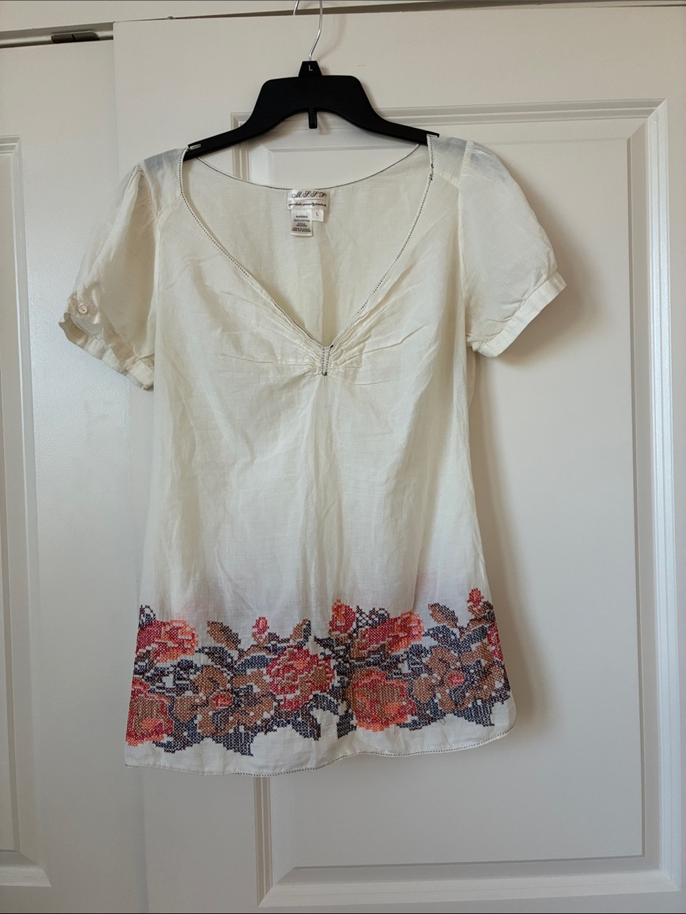Max Studio Specialty Products cream floral embroidered top